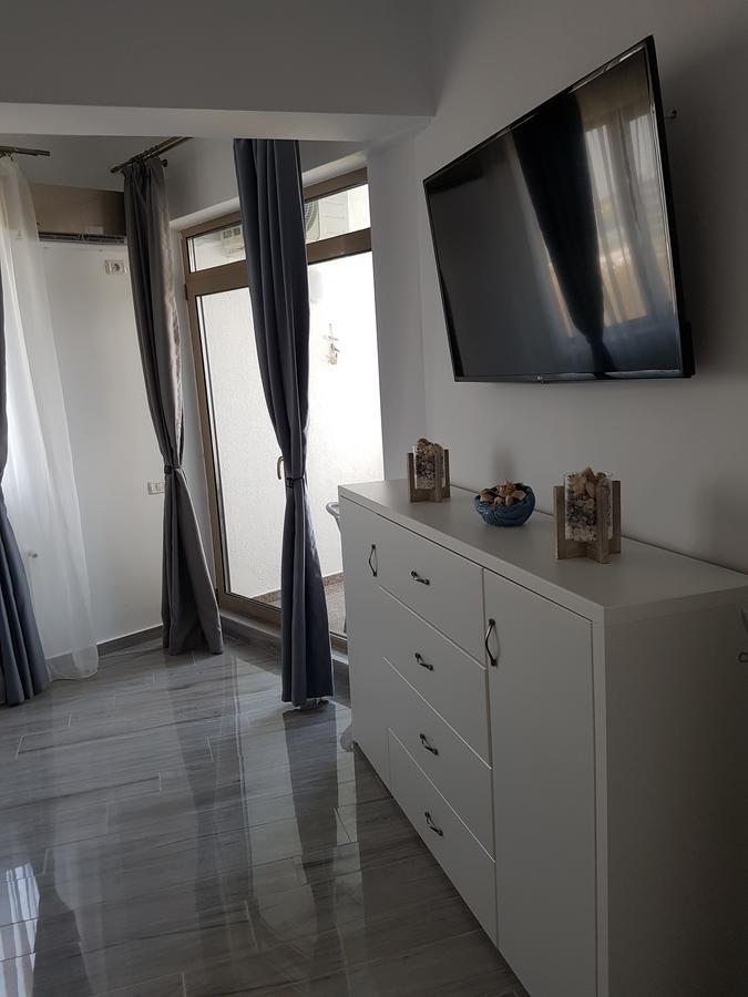 Frontal View By Twin Residence Mamaia Exterior foto