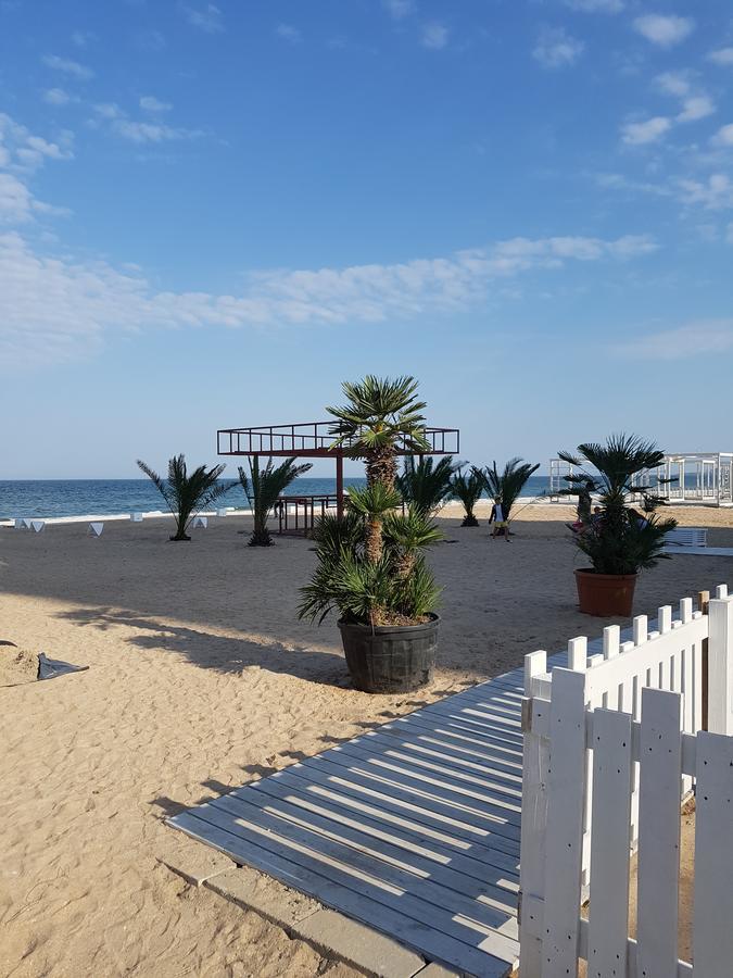 Frontal View By Twin Residence Mamaia Exterior foto