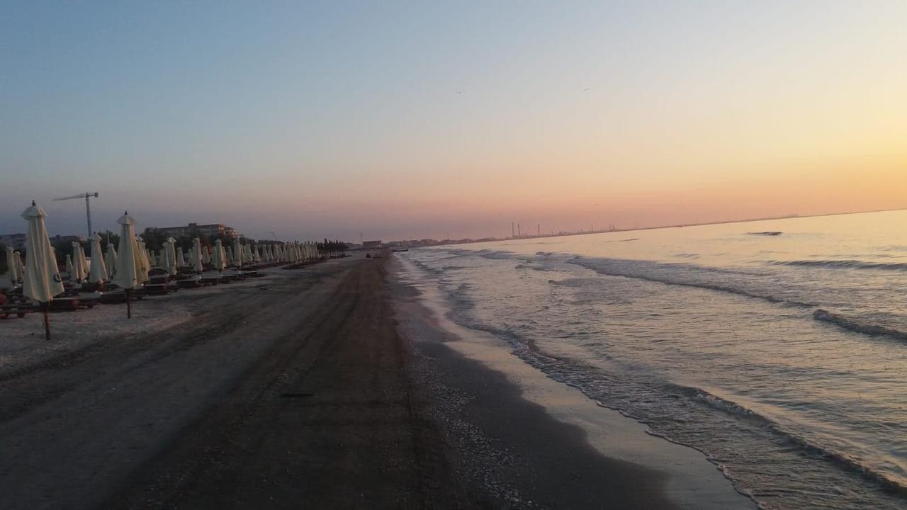 Frontal View By Twin Residence Mamaia Exterior foto
