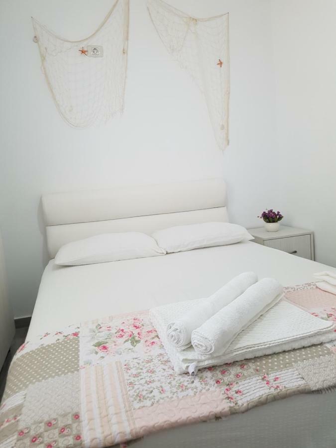 Frontal View By Twin Residence Mamaia Exterior foto